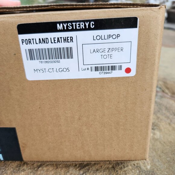 Portland Leather Lollipop Large Zippered Tote Bag Smooth Purple Black Handles - Picture 10 of 10